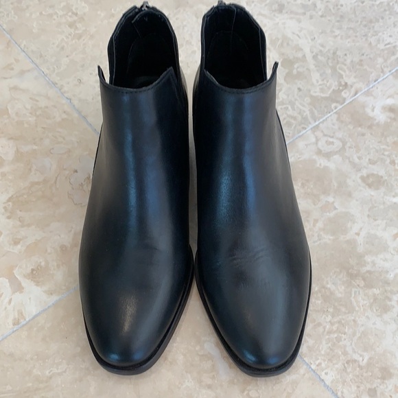 Vince Camuto Shoes - NWOT Vince Camuto Genuine Leather Ankle Boot